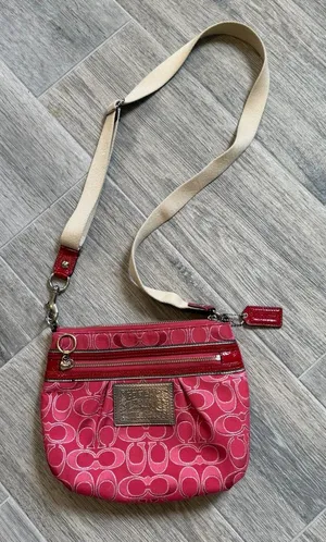 Coach Vintage Y2K Poppy Hot Pink Crossbody Purse thumbnail 1