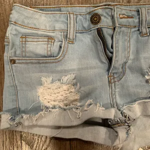 Lulus Denim shorts thumbnail 2