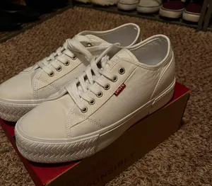 Levi's white platform sneakers thumbnail 1