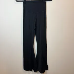 Offline By Aerie Real Me Super Flare Hi-Rise Crossover Leggings Black Sz Medium thumbnail 6