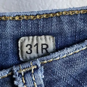 BKE Harper Jeans Womens 31x31.5‎ Blue Denim Distressed Casual straight 31R flaw thumbnail 5