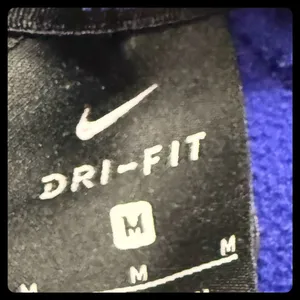 Nike Hoodie Womens Medium Blue Dri-Fit Graphic Pullover Activewear 800303-455 thumbnail 2