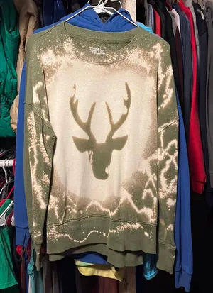cute hunting sweatshirt Size M thumbnail 1