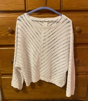 White Long Sleeve Sweater Size M thumbnail 1
