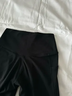 Black Solid Biker Shorts With Pocket Detail thumbnail 5