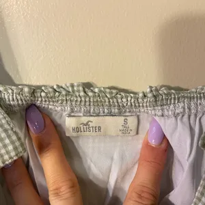 Hollister Green Gingham Sleeveless Romper thumbnail 3