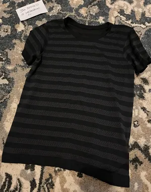Lululemon Swiftly Tech Tee: Relaxed Swiftly Tech thumbnail 1
