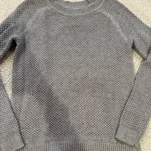 Old Navy Sweater thumbnail 2