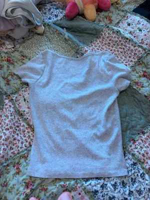 Hollister Grey Tee thumbnail 2