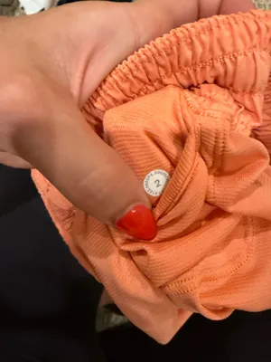 Lululemon Shorts Hot 4" thumbnail 4