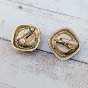 Vintage Avon Clip On Earrings Pink with Gold Tone Chunky Halo - Rear Tarnish thumbnail 7