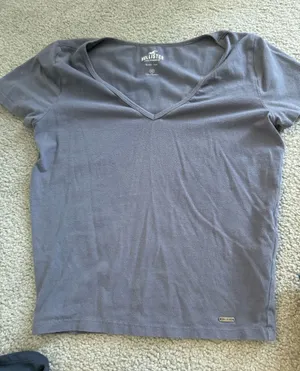 Hollister Baby Tee thumbnail 1