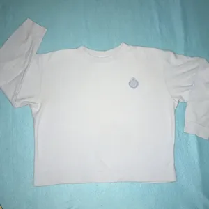 𝅺CHEROKEE crewneck long sleeve light blue embroidered emblem top size M thumbnail 1