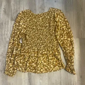 NWT Old Navy Size M Smocked Long-Sleeve V-Neck Blouse for Women thumbnail 12