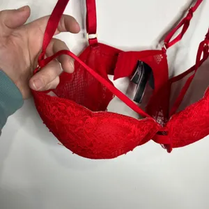 Victoria's Secret red lace strappy very sexy Push up bra women's‎ size 36DD thumbnail 3
