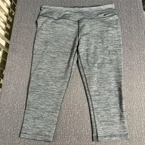 Nike Women’s Cropped Leggings thumbnail 1