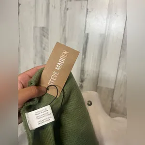 Steve Madden Olive Green Oversized Fringe Scarf – Soft Acrylic Winter Wrap NWT thumbnail 6