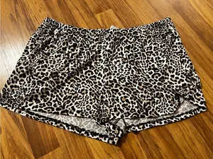 Women’s Black Tank & Leopard Sleep Shorts thumbnail 2