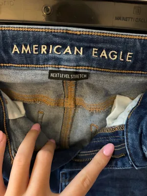 American Eagle Super High-Waisted Jeans thumbnail 3