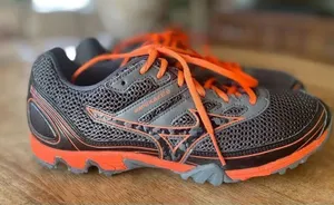 Like new women Mizuno Wave Kaze 6 Track & Field Spikes Athletics Unworn US 8.5 thumbnail 1