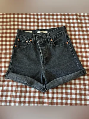 High-Waist Levi’s Black Denim Wedgie Shorts thumbnail 5