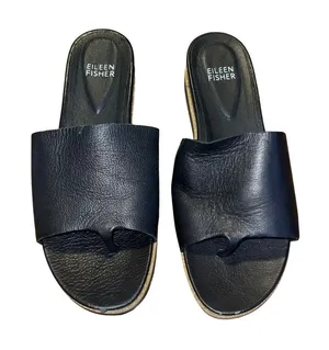 Eileen Fisher Soft Tumbled Leather Wedge Slide SZ 6 Toe Band Rubber Sole Casual thumbnail 1