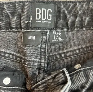 BDG High Rise Mom Jeans in Black thumbnail 2