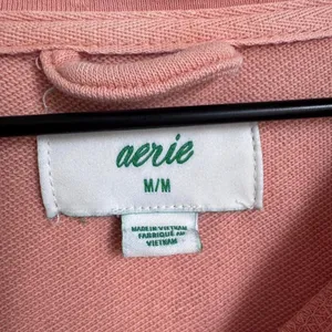 Aerie Weekend Pretty Back Pink Cropped Twist Sweatshirt thumbnail 3