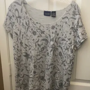FINAL MARKDOWN Hillard and Hanson knit top Large thumbnail 1