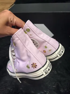 CONVERSE Ctas Hi top pink floral embroidered shoes sneakers women’s 8.5 new thumbnail 4