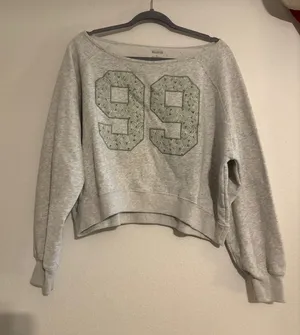 Hollister Cut-Out Shoulder Sweater 99 thumbnail 1