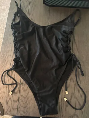 One Piece Black thumbnail 1