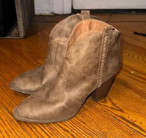 Forever 21 Cowboy Boots thumbnail 1