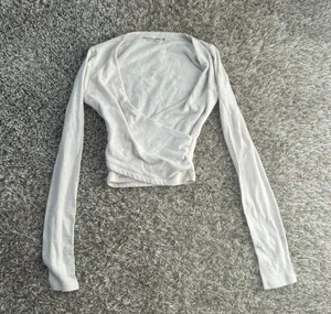 Sweater thumbnail 1