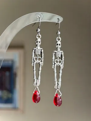Handmade skull funky cute spooky dangle earrings 💀❤️ thumbnail 2