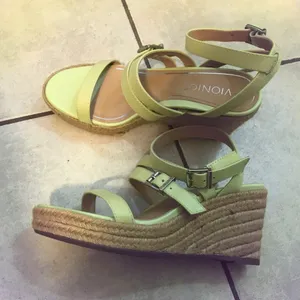 Vionic Sabina wedge-heel platform sandals in pale lime green leather, like new! thumbnail 14