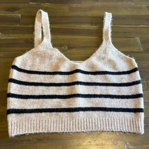 Zara V Neck Sweater Tank Fuzzy Stripped Ribbed Crop Top S Tan Black Layer thumbnail 1