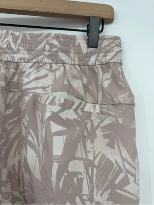 Lululemon Spring Break Away Short 3” Size 6 Shadow Leaf Ivory Muse thumbnail 7