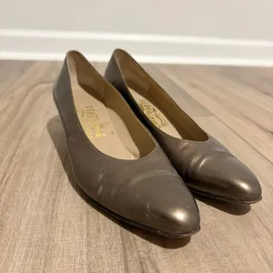 Salvatore Ferragamo Vintage Block‎ Heel Pump Bronze Metallic Size 8.5 AAA thumbnail 2
