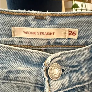 Levi’s Light Blue Wedgie Straight Button Fly Classic Denim Jeans thumbnail 3