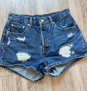 Levi's 501 Women's Distressed Denim Jean Shorts Dark Wash Size 25 thumbnail 1