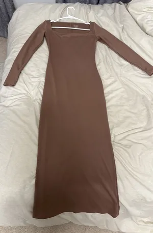 Tight long brown dress thumbnail 1