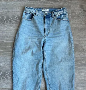 Abercrombie Ultra High Rise 90s Straight Jean, Light with Vent Hem thumbnail 6