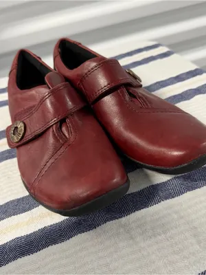 Clarks Artisan Red Leather Mary Jane Comfort Shoes Women’s 9.5M thumbnail 3
