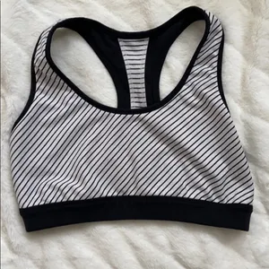 LUCY Women’s Black Racerback Sports Bra Top Size Small thumbnail 8