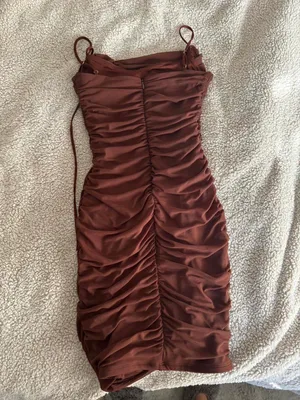 Oh Polly brown ruched mini dress size 2 body on thumbnail 2