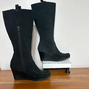 Relativity Tatum Black Suede Wedge Knee High Boots Womens 9M Side Zip Moc Toe‎ thumbnail 2