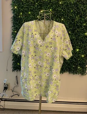 🛒SB Scrubs Light Green Floral Print Scrub Top thumbnail 1