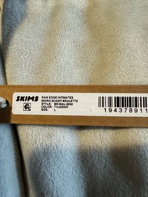 SKIMS Raw Edge Intimates Micro Scoop Bralette thumbnail 2