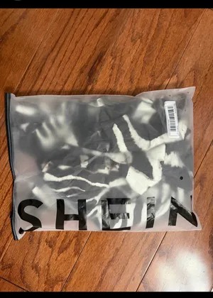 SHEIN Haute Cream & Brown Zibra sleeveless dress - Size Medium Tall - NWT w/bag ***Refer to measurements. Adorable & gorgeous. In excellent condition. Great for evening out, date night, dressy evening out or cruise. Measurements approximately 13” from armpit to armpit x 54” long. Non-smoking home. Priced to sell at as is condition. Don’t like my price make reasonable offer. thumbnail 8